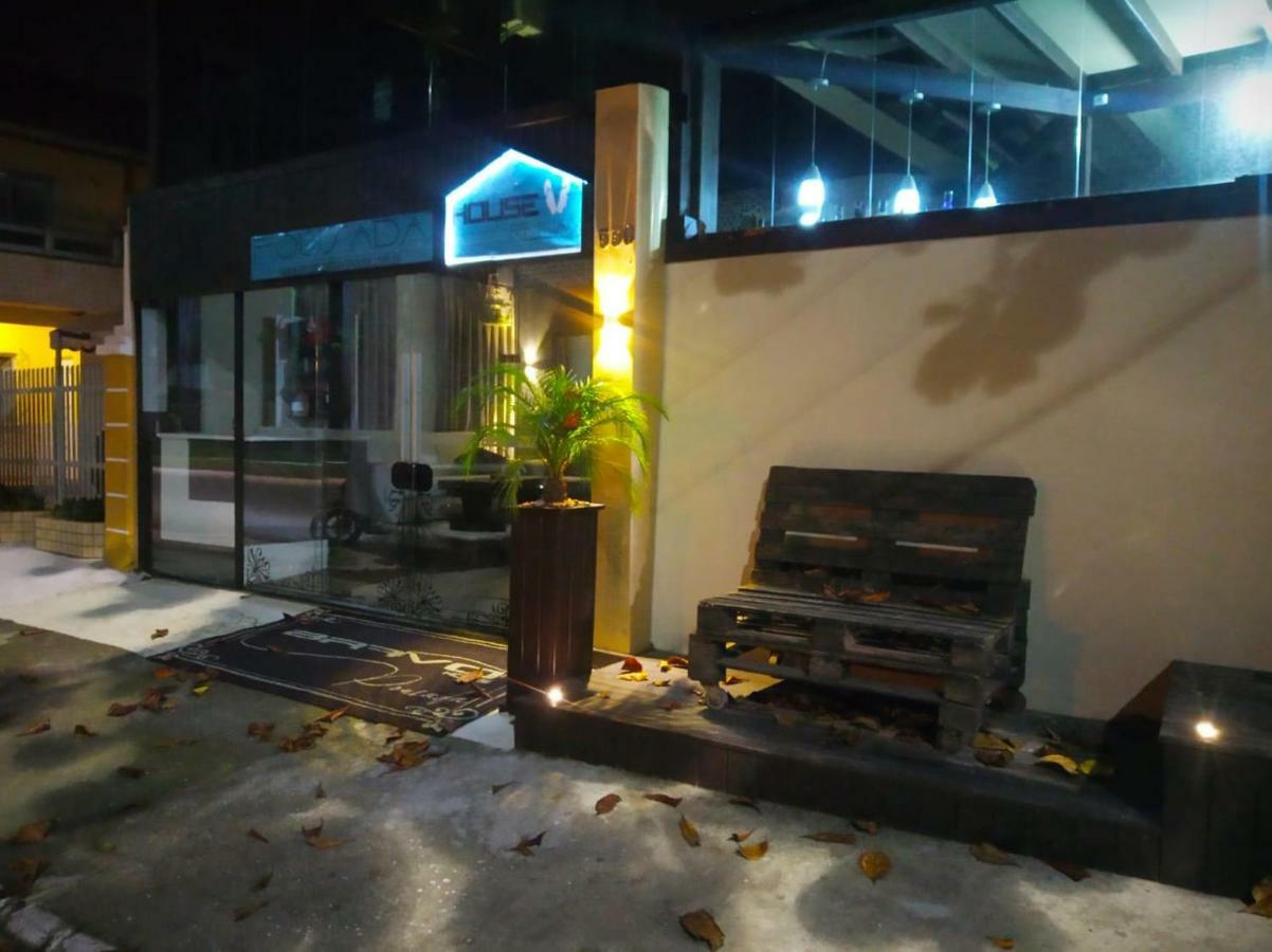 Pousada Bravo House Balneário Camboriú Εξωτερικό φωτογραφία
